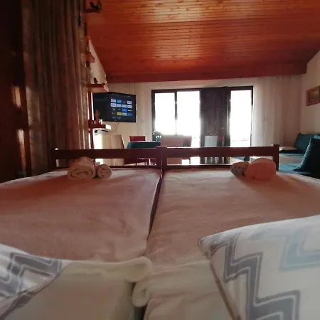 アパート Violetta Kožino