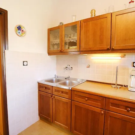 Violetta アパート Kožino